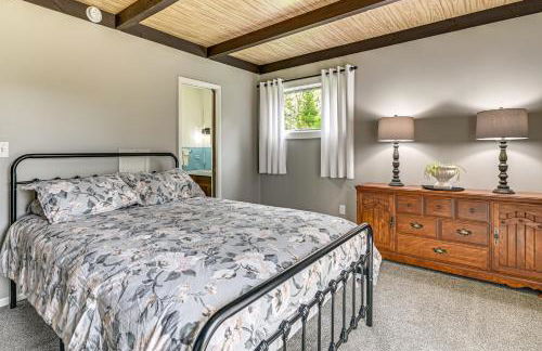 Newcomb Retreat with Mountain Views and Fire Pit! - Foto 10