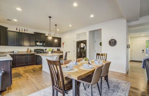 Spacious Family Getaway Near Downtown - Foto 11