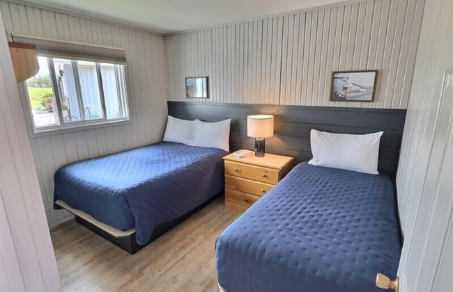 Cavendish Bosom Buddies Cottage Resort - Photo 12