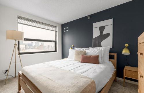 Gold Coast 2BR w Gym Pool nr Oak St Beach CHI-207 - Photo 13