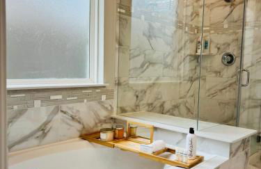 Charming Retreat Modern Luxury Family Sleeps 10 - Foto 5