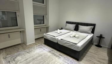 Zentrales Apartment mit Terrasse neu renoviert - Foto 5