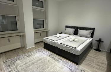 Zentrales Apartment mit Terrasse neu renoviert - Foto 5