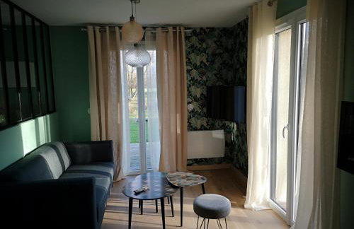 La cachette d'Anne-Charlotte (jardin, parking dans la campagne Honfleuraise) - Foto 3