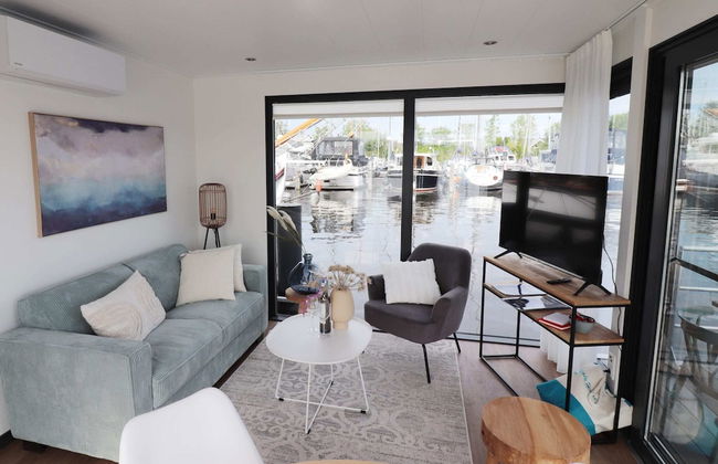 Houseboat in Lemmer With Harbor Views - Foto 1