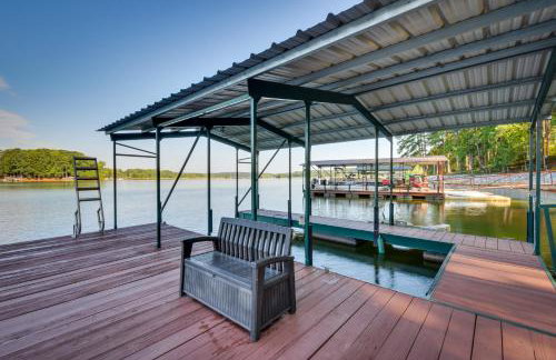 Waterfront Lake Hartwell Vacation Rental with Dock! - Foto 38