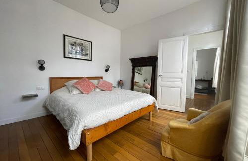 Chez Hélène, calme et verdure au centre historique - Foto 8