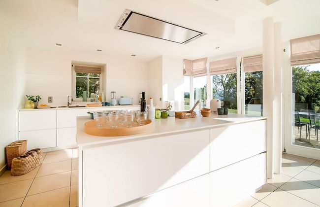 Luxurious Villa With Pool and Sauna, and Very Suitable for Culinary Workshops! - Foto 33