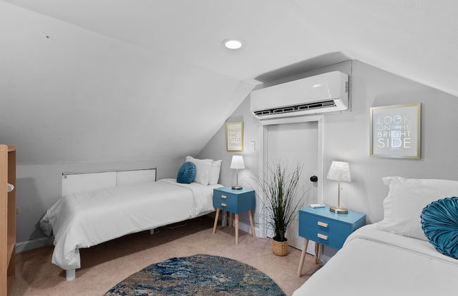 Metropolitan Escape I JZ Vacation Rentals - Photo 2