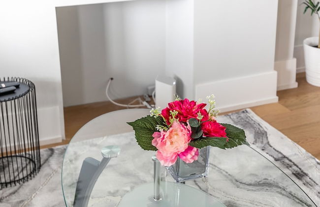 GLOBALSTAY. Fancy Downtown Apartments - Photo 40