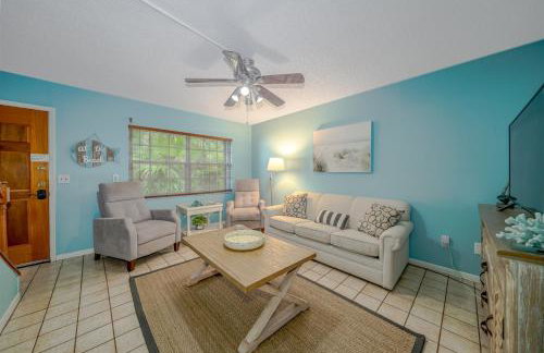 Flagler Avenue adjacent Dog Friendly Home with Garage! Stroll to the Beach! - Foto 9