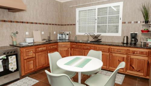 Casa da Bela Vida - Photo 2, stove, toaster