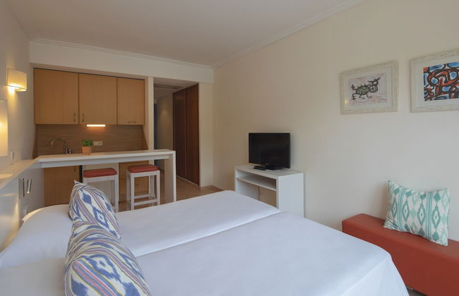 HM Mar Blau Aparthotel - Photo 10