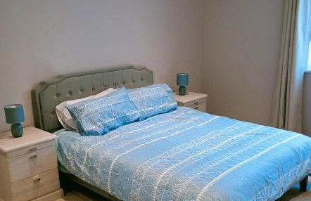 Countryside 2 Bed Bungalow with Stunning Views Free WiFi and Parking Ideal for Business and Leisure - Photo 17