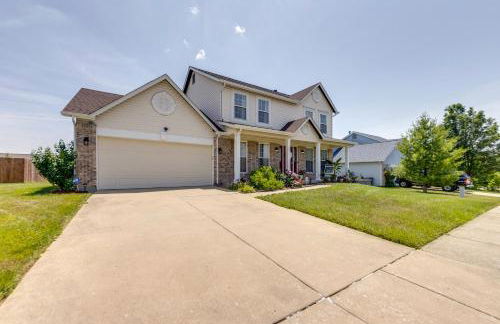 Families Welcome! Spacious OFallon Home with Yard - Foto 32