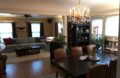 Beautiful Luxury Suite A & B of Shorewood Home - Foto 17