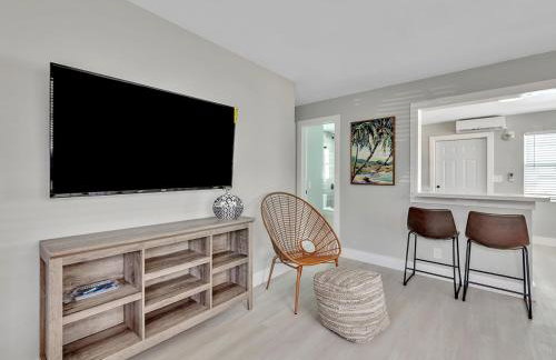 North Hollywood Beach 1BR | Walk to Ocean - Photo 4