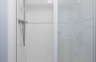 Spacious 5-bedroom home perfect for large groups - Foto 12