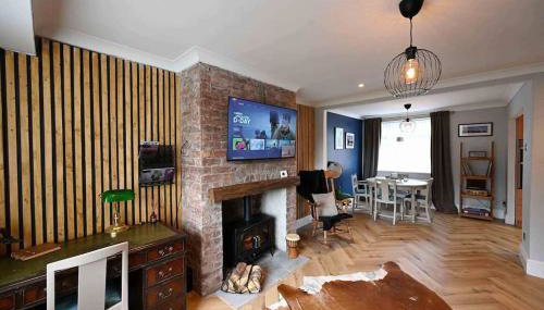 Manor Park - Photo 1