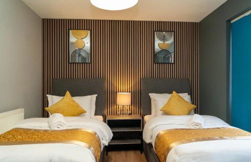 Free Parking New Modern Gem in Harrow - Photo 6