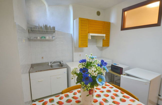 Inviting Holiday Home With Terrace, Garden Furniture, BBQ - Foto 25