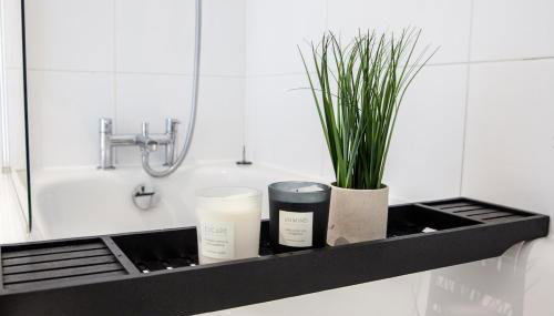 Manchester 3BR House Contractor Hospital Uni - Foto 5