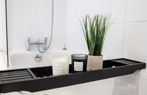 Manchester 3BR House Contractor Hospital Uni - Foto 5