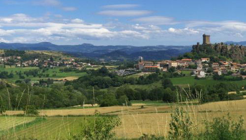 Évasion au cœur de Polignac : Charme et confort à deux pas du Puy-en-Velay - FR-1-582-382 - Foto 2
