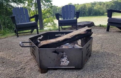 Smitten in da Mitten - 18 acres, Arcades, High Spd Web, Hot Tub, Pond! - Foto 38