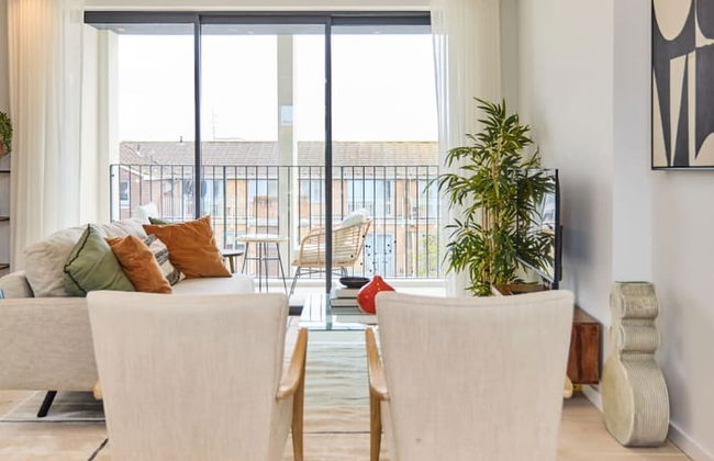 The Brondesbury Hideaway - Stylish 3bdr Flat With Balcony Parking - Foto 5