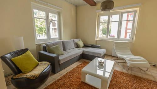 Gemütliches Haus inmitten schöner Natur mit Garten & Parkplatz - Foto 2