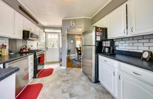 Waterfront Fox Lake Vacation Rental with Fire Pit! - Foto 10