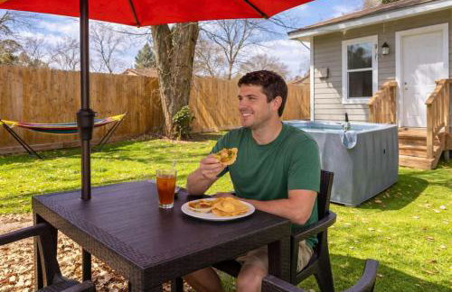 Comfy 5BR Holiday Home with Hot Tub, 10min from NGR Stadium - Foto 35