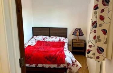 3 Bed House Sleeps 8 -Near Heathrow -Free Parking - Foto 26