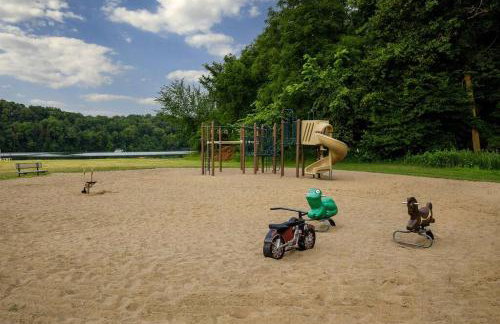 Relaxing 2Bedroom Townhome w/Playroom & Great View - Foto 53