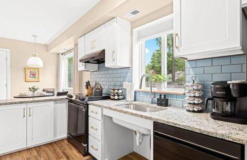 1st Floor 1BR Flat, King Bed, End Unit - Foto 14