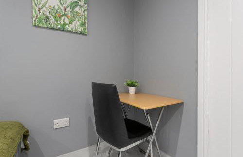 Bright 2-Bedroom Ensuite Apartment with Kitchen - Foto 28