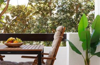 MARBELLA BANUS SUITES - Banús - Medina Garden - Brand New 1BR - 1BA - Outdoor Terrace - Bright & Modern - Pool - Steps from Puerto Banús Marina - Walk to El Corte Ing Luxury Shopping Mall - Photo 20