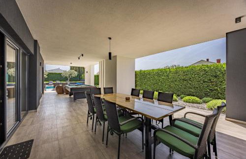 Villa Ula in Pula with heated pool, sauna & private tennis court - Photo 31