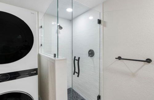 Stunning Tampa Stay Prime Location & Comfort! - Foto 44