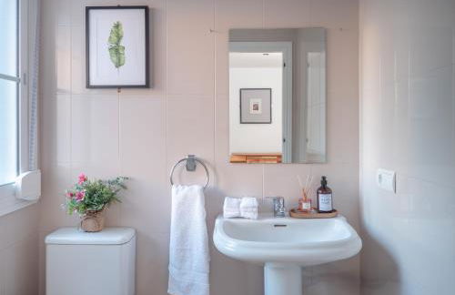 Family Fairways I Spacious 4-Bedroom Townhouse Near Beach & Golf, Estepona - Photo 42