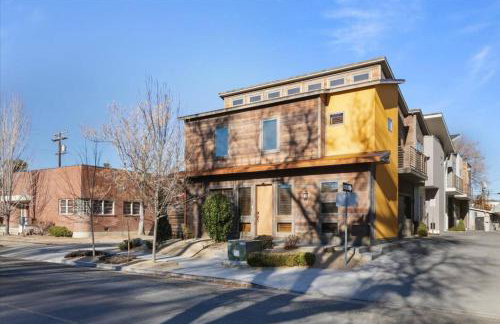 Reno Basecamp 2 King Suites, Walk to Food and Fun - Foto 3