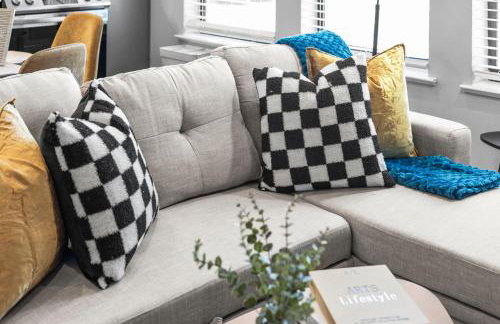 New suite with full Kitchen and Livingroom Dallas - Photo 29