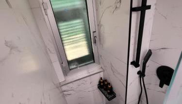 Escobar Home - Foto 2, Shower