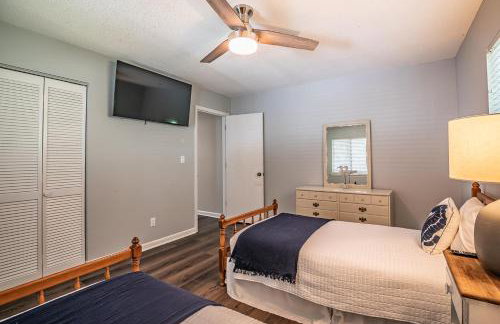 NEW - Walking distance to POOLS and BEACH - Foto 39