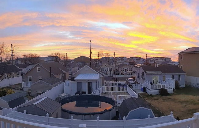 Waves 'n Wooder by Avantstay Swimspa + Game Room, Walk to Beach - Foto 11