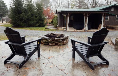 Home with Sauna & Hot Tub & Lake Access - Foto 32