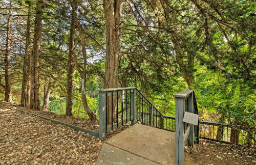 Plum Creek Retreat with Beach near Johnson Lake - Foto 25