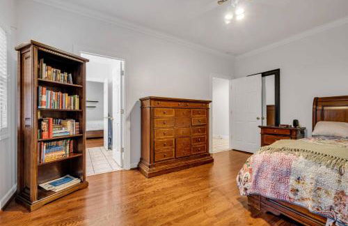 LakeFront | HotTub | Dock | 4BD4.5BA | FreeParking - Foto 39