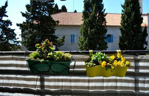 Spacious Apartment Center - Photo 39